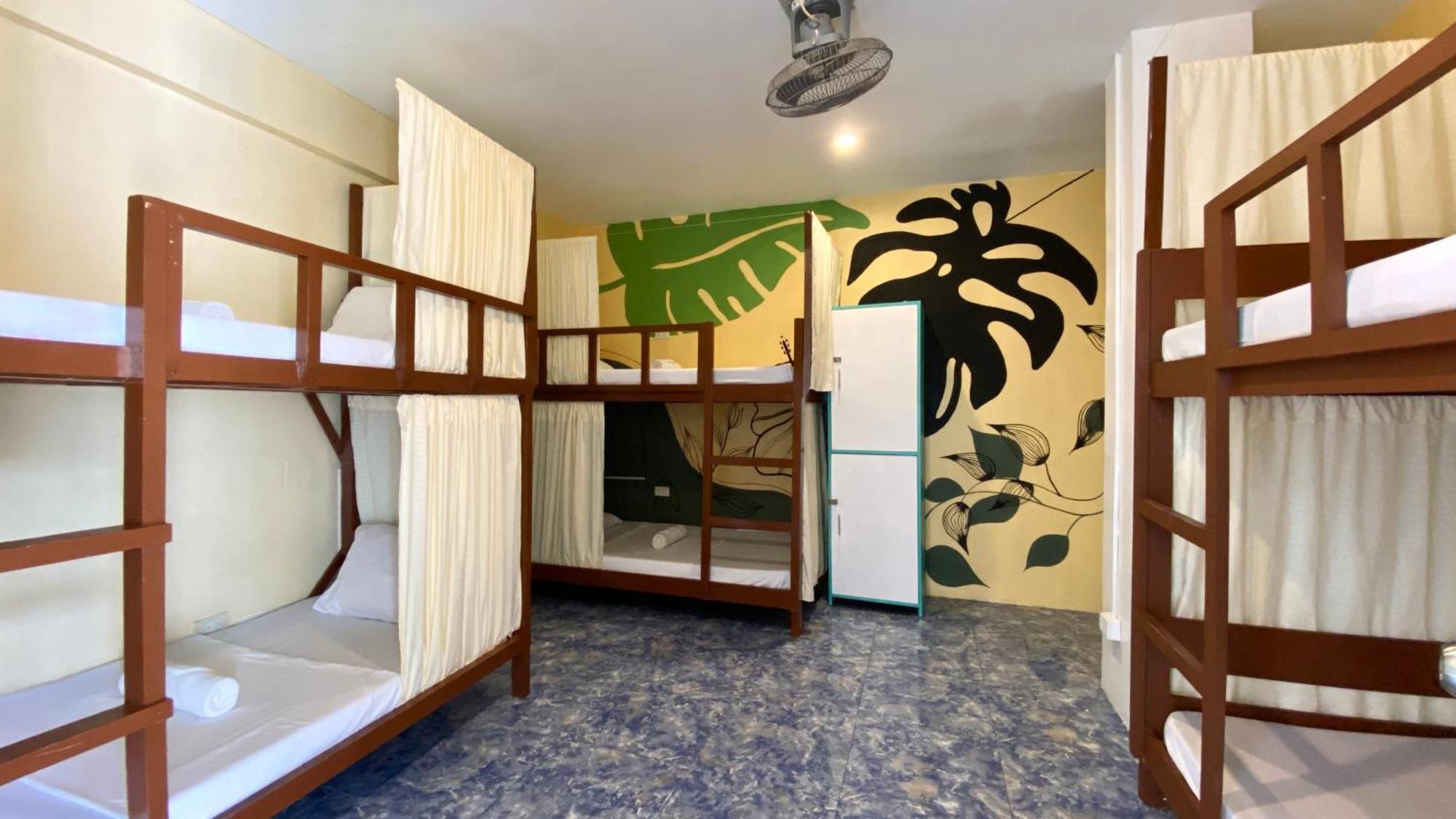 Chill Out Hostel Balabag  Extérieur photo