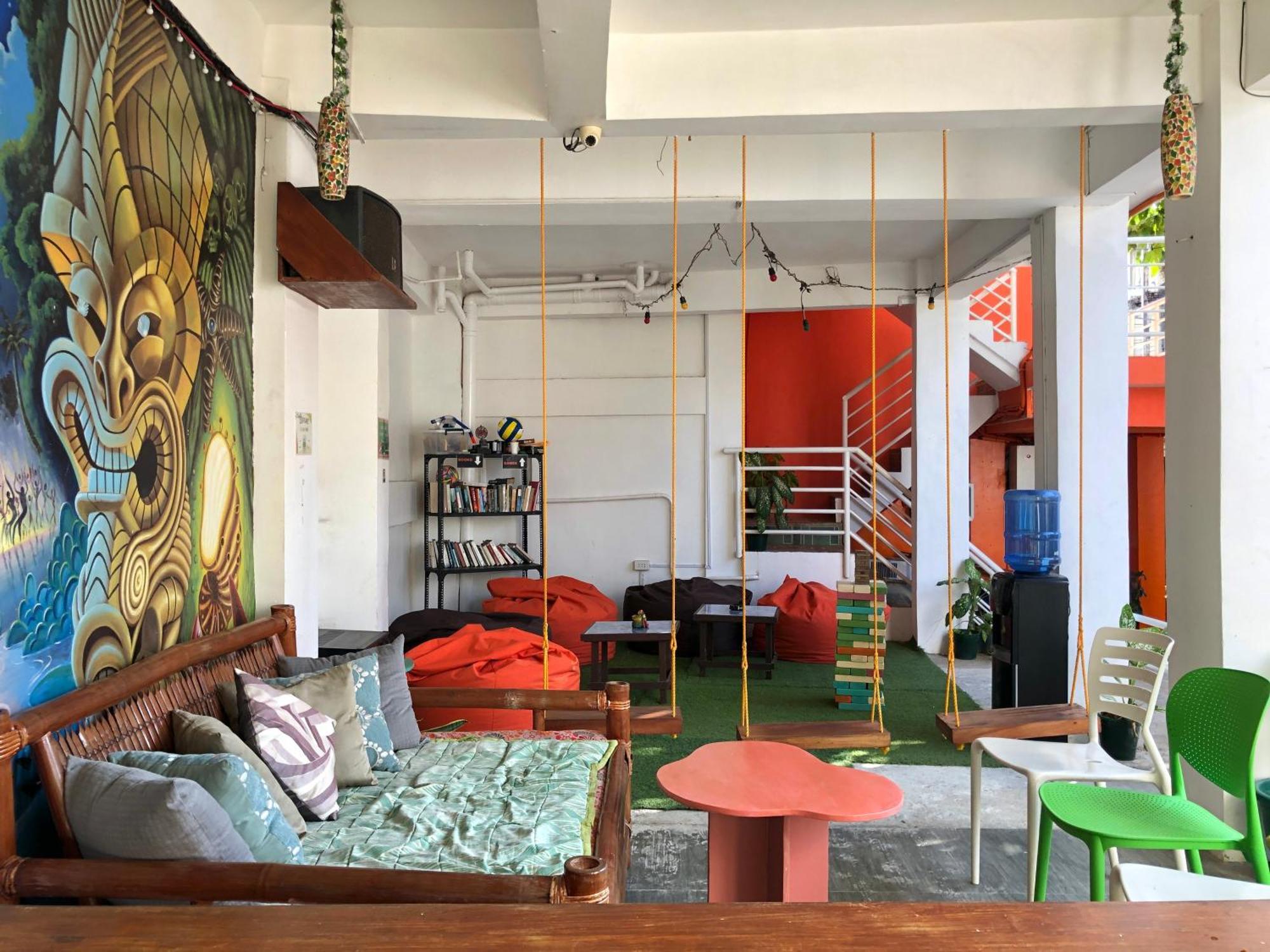 Chill Out Hostel Balabag  Extérieur photo