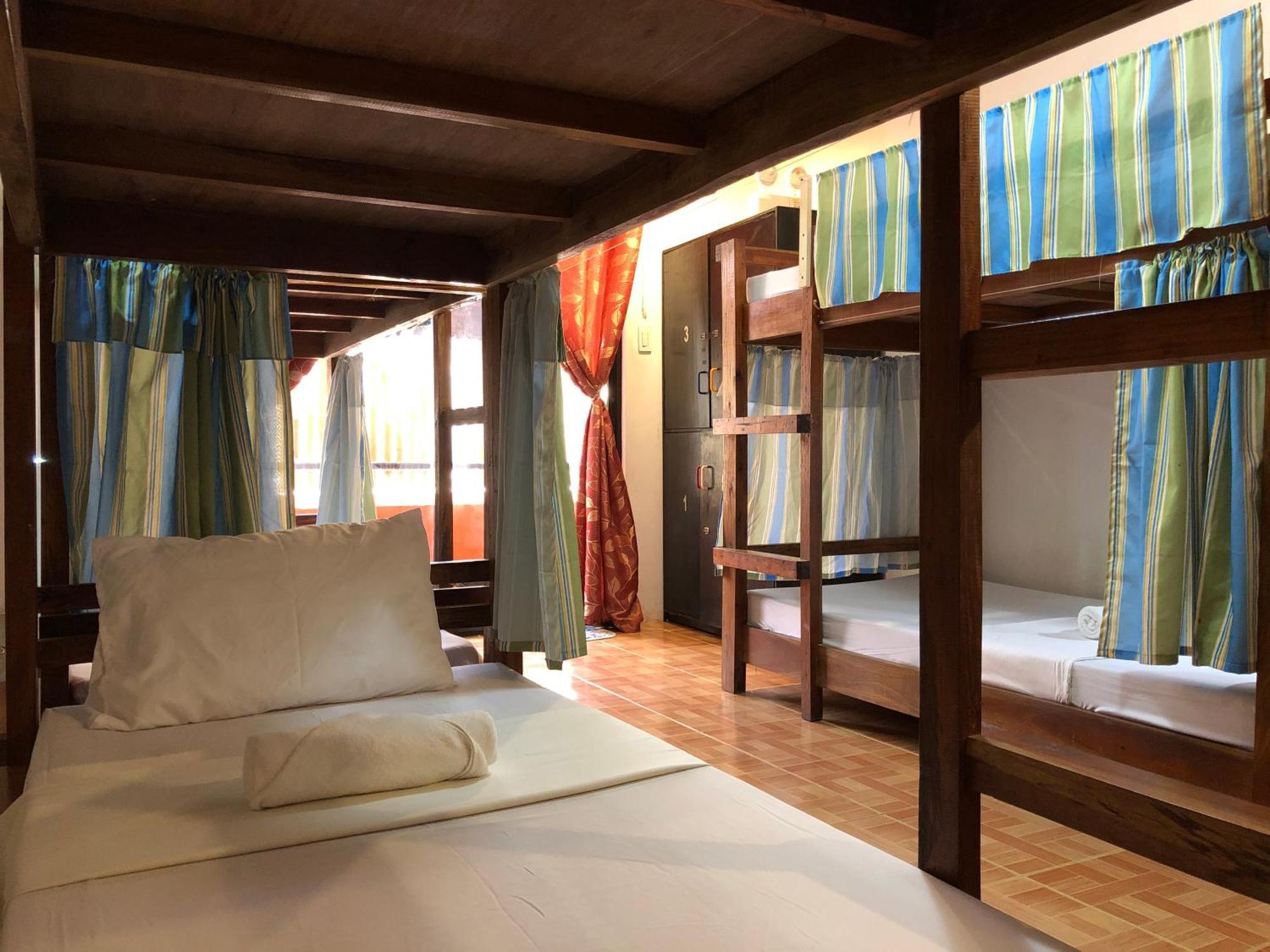Chill Out Hostel Balabag  Chambre photo