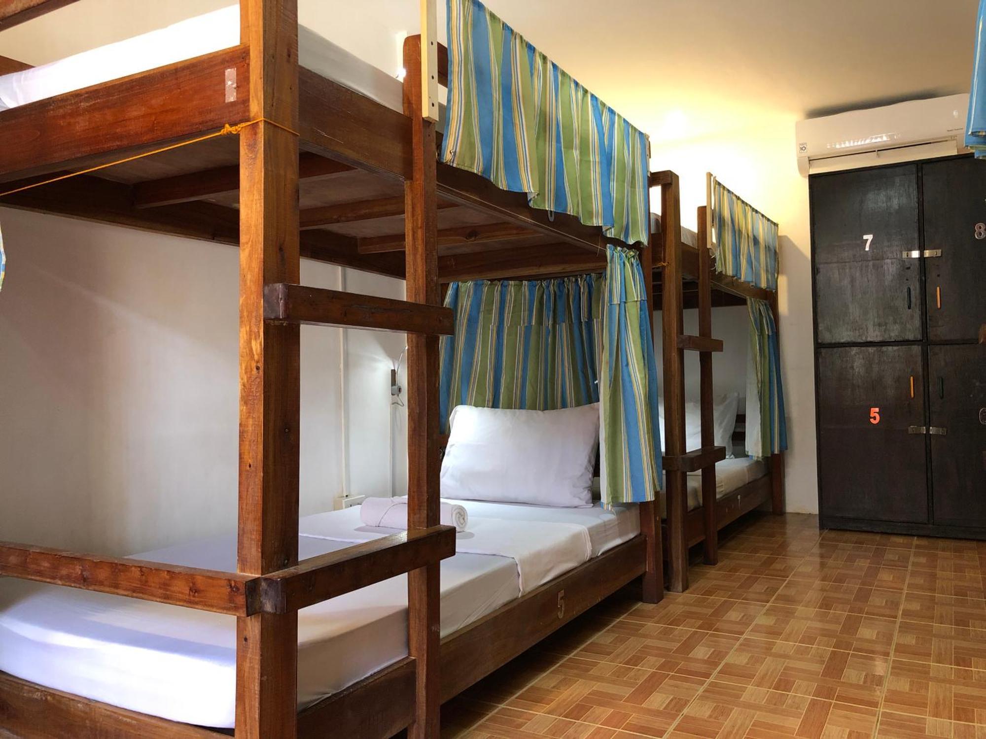 Chill Out Hostel Balabag  Chambre photo