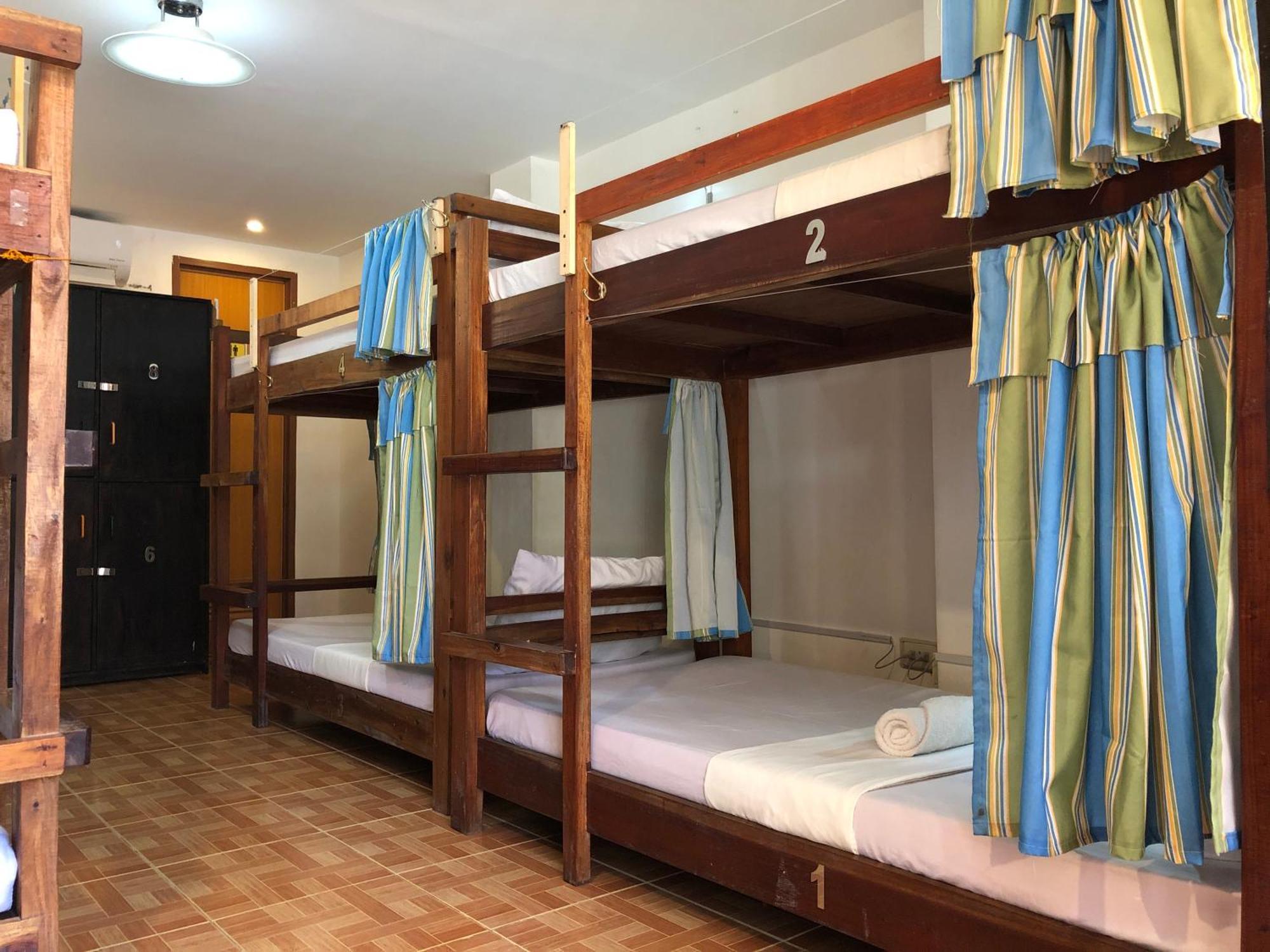 Chill Out Hostel Balabag  Chambre photo